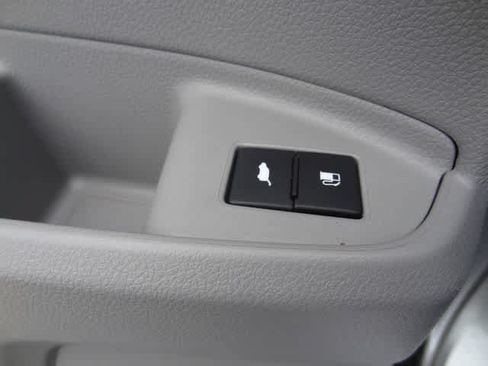 Used 2017 Honda Pilot Touring image 23
