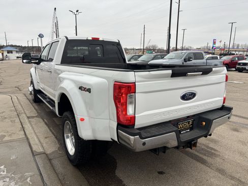Certified 2019 Ford F450 XLT w/ XLT Premium Package image 18