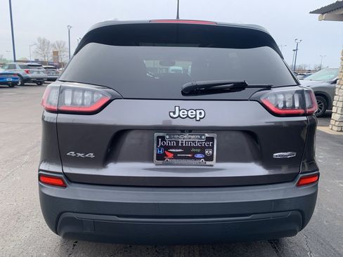 Used 2019 Jeep Cherokee Latitude Plus w/ Comfort/Convenience Group image 4
