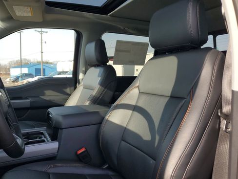 New 2026 Ford F250 Lariat w/ Black Appearance Package image 16