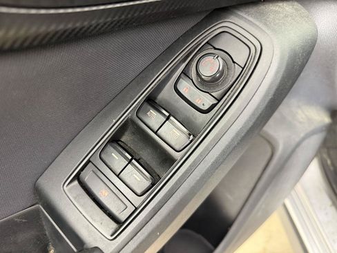 Used 2018 Subaru Crosstrek 2.0i Premium w/ Moonroof Package AWD/4WD image 19