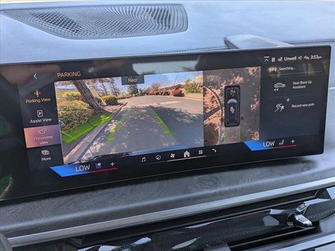 Used 2025 BMW X7 xDrive40i w/ Premium Package image 14