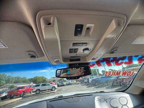 Used 2016 GMC Yukon XL Denali w/ Open Road Package AWD/4WD image 13