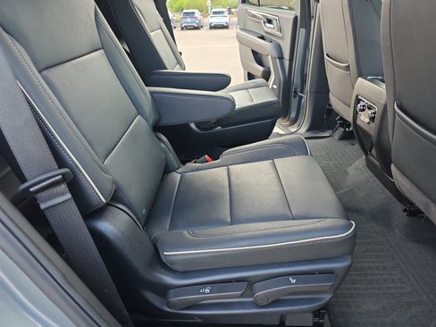 Used 2026 GMC Yukon Elevation AWD/4WD image 18