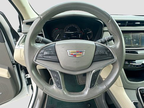 Used 2019 Cadillac XT5 Premium Luxury image 11