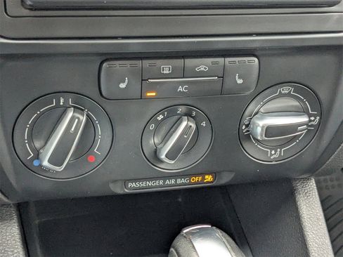 Used 2012 Volkswagen Jetta SE image 23