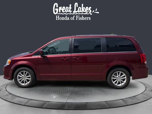Used 2019 Dodge Grand Caravan SXT image 2