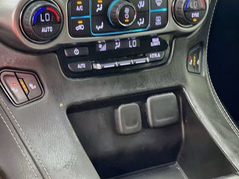 Used 2018 Chevrolet Suburban LT AWD/4WD image 21