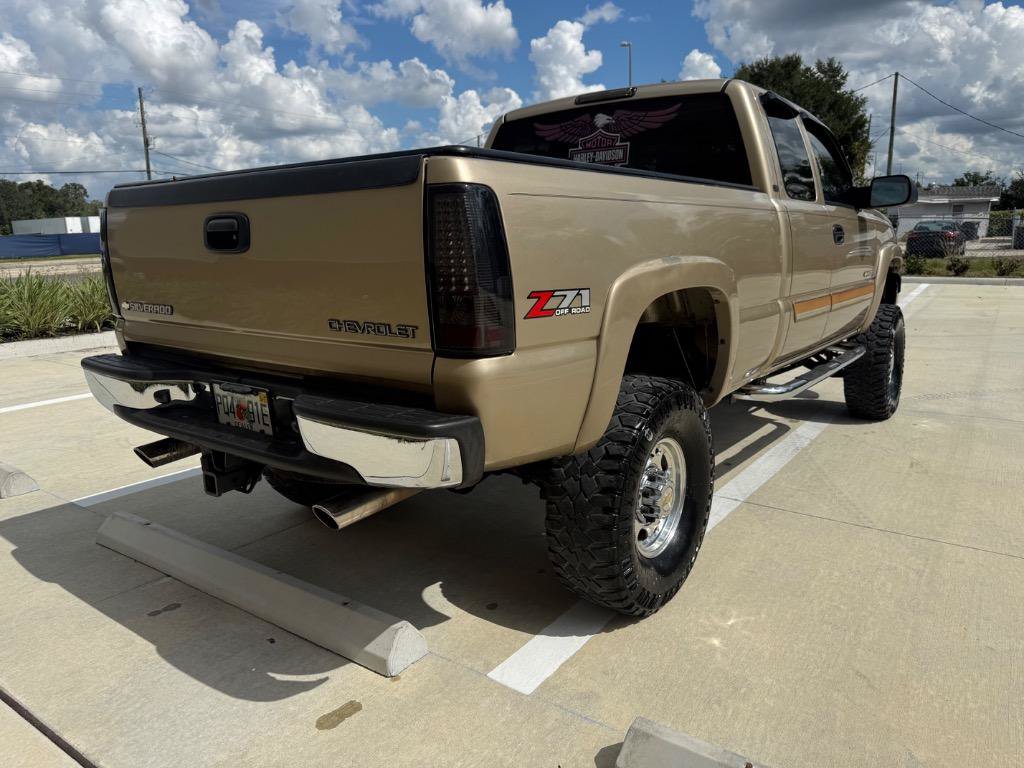 Used 2004 Chevrolet Silverado 2500 LT w/ Skid Plate Package AWD/4WD image 3