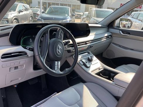 Used 2025 Hyundai Palisade SEL FWD image 12