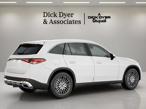 Used 2026 Mercedes-Benz GLC 300 image 9