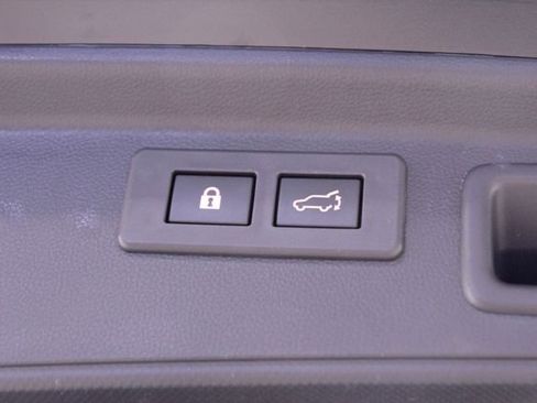 Used 2023 Subaru Forester Premium image 21