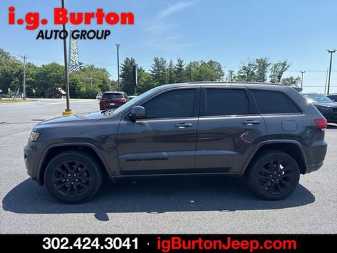 Used 2019 Jeep Grand Cherokee Altitude AWD/4WD image 6