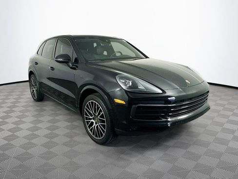 Used 2019 Porsche Cayenne AWD/4WD image 2
