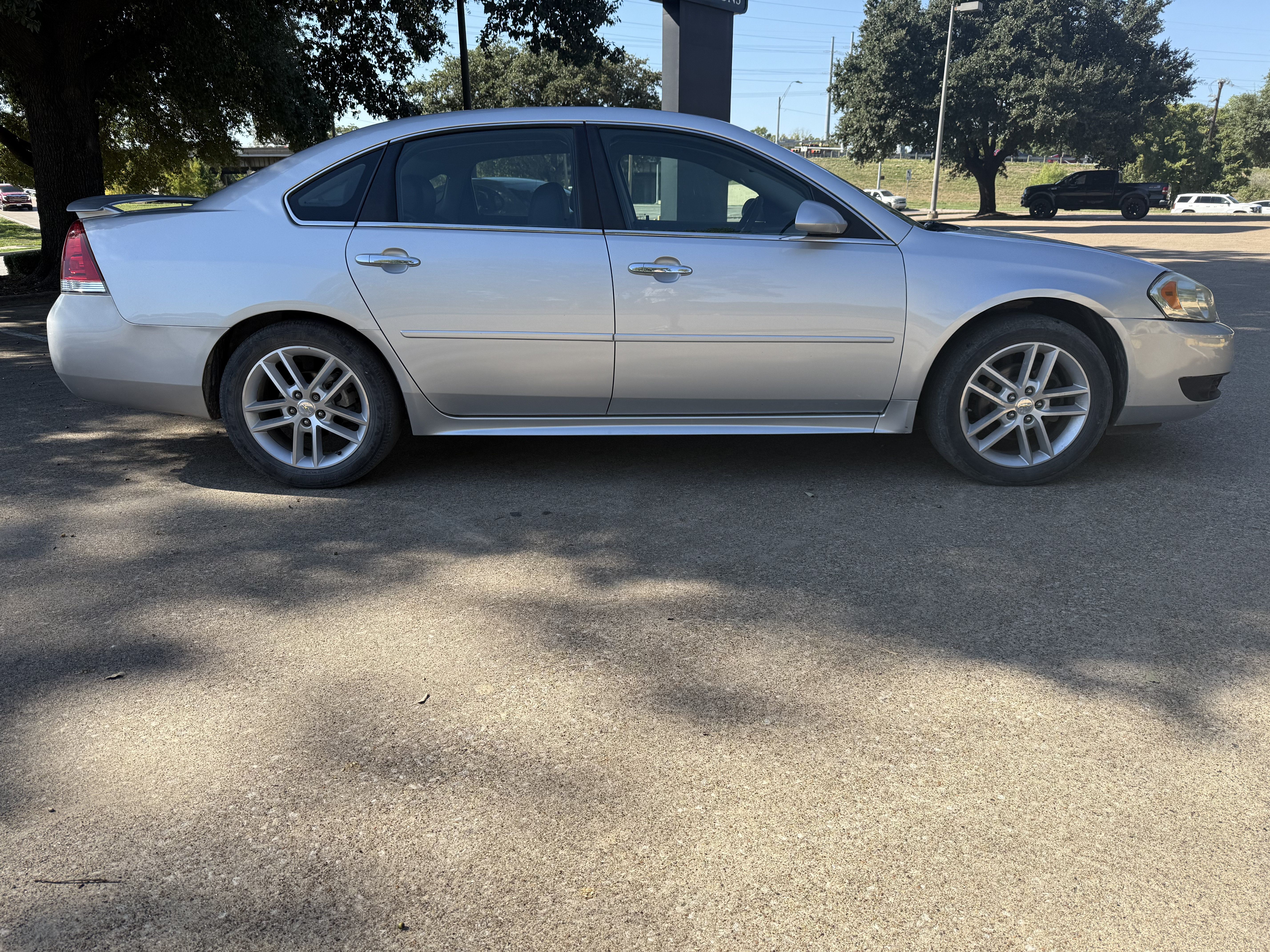 Used 2016 Chevrolet Impala LTZ FWD image 4