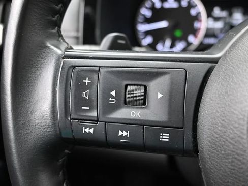 Used 2025 Nissan Pathfinder SV FWD image 30