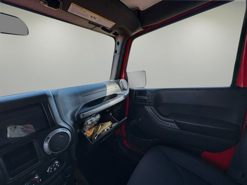 Used 2015 Jeep Wrangler Unlimited Sport w/ Connectivity Group image 11