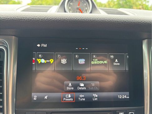 Used 2018 Porsche Macan Sport Edition AWD/4WD image 30