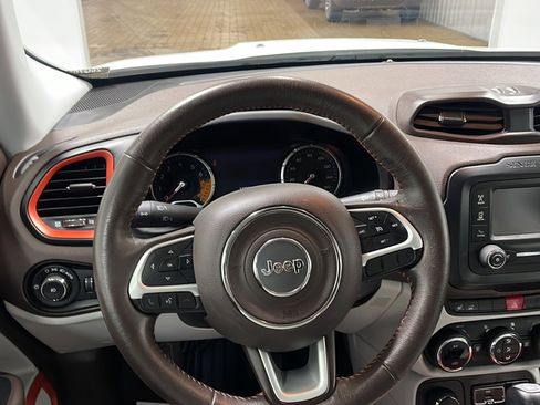 Used 2017 Jeep Renegade Limited AWD/4WD image 3