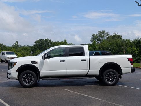 Used 2024 Nissan Titan PRO-4X AWD/4WD image 6