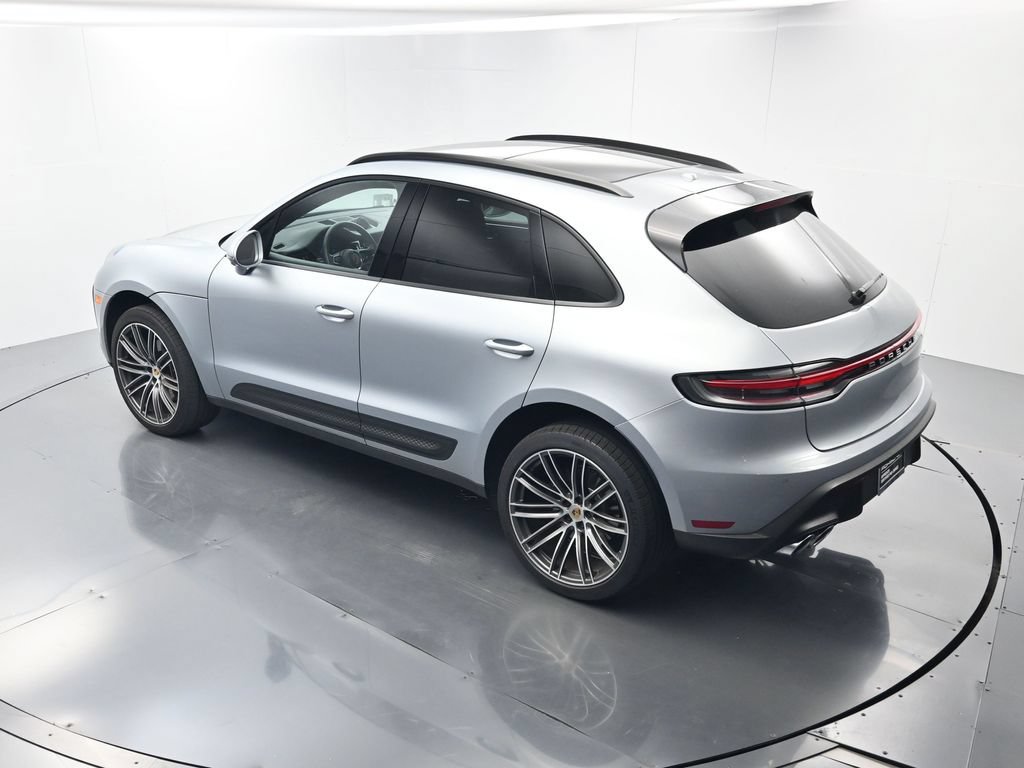 Certified 2026 Porsche Macan AWD/4WD image 35