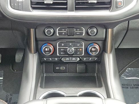 Certified 2022 Chevrolet Tahoe High Country AWD/4WD image 19