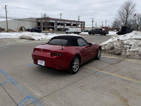 Used 2017 MAZDA MX-5 Miata Sport image 11