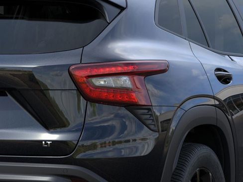 New 2026 Chevrolet Trax LT w/ Driver Confidence Package FWD image 11