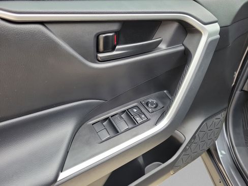 Certified 2023 Toyota RAV4 LE FWD image 8