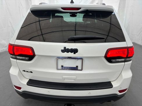 Used 2019 Jeep Grand Cherokee Laredo AWD/4WD image 5
