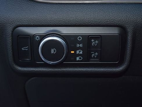 Used 2024 Ford Explorer Limited image 16