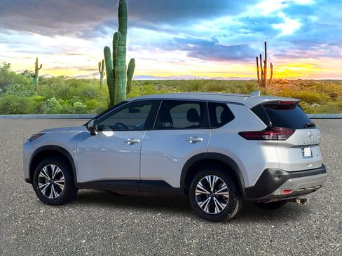 Used 2022 Nissan Rogue SV image 4