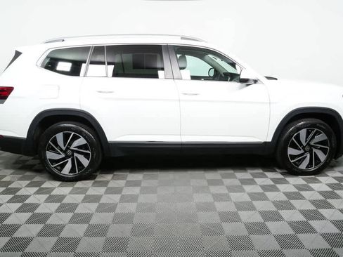 Used 2024 Volkswagen Atlas SEL AWD/4WD image 3