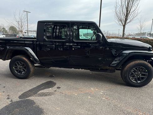 New 2026 Jeep Gladiator Sport AWD/4WD image 7