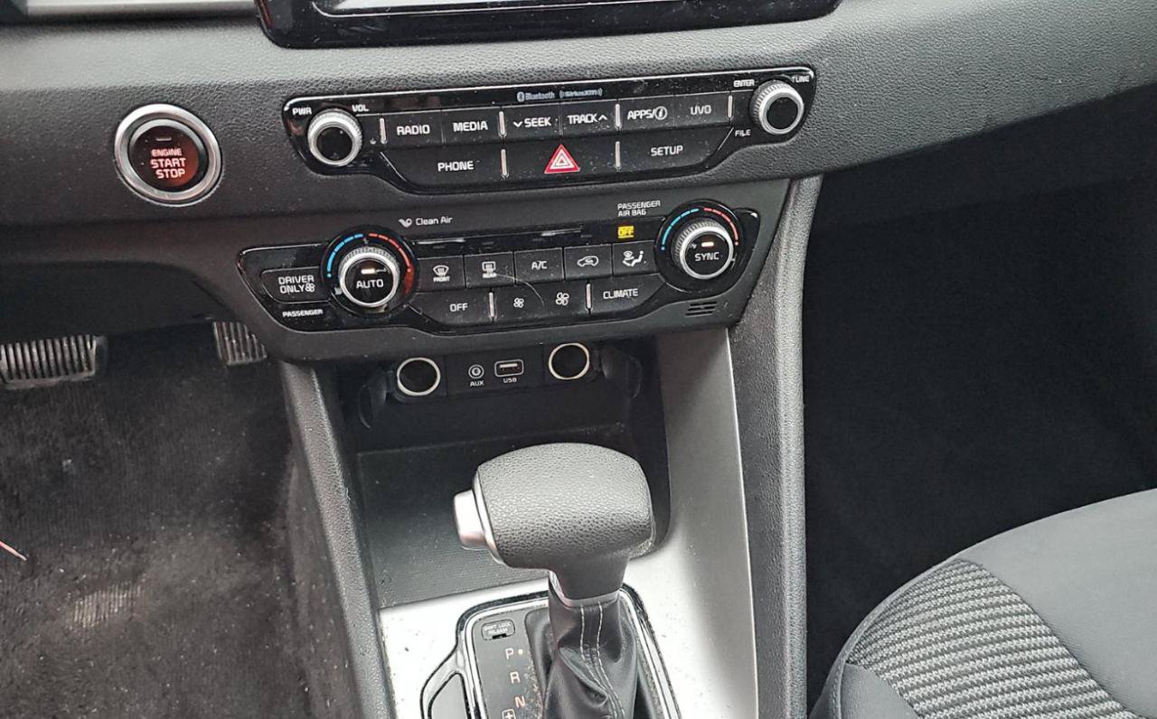 Used 2017 Kia Niro LX FWD image 14