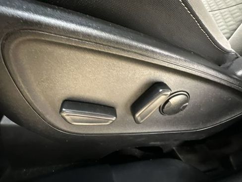 Used 2022 Ford Escape SE w/ SE Sport Appearance Package image 15