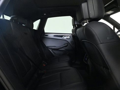 Certified 2023 Porsche Macan S image 19