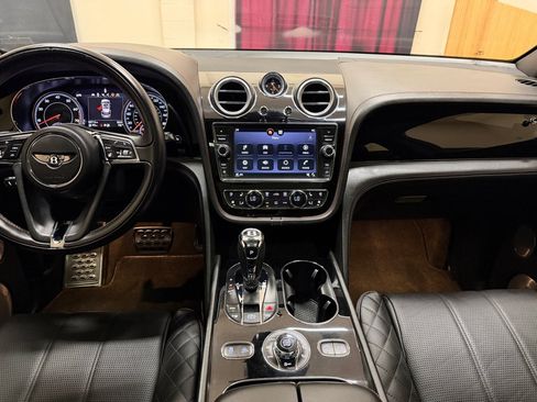 Used 2017 Bentley Bentayga AWD/4WD image 73