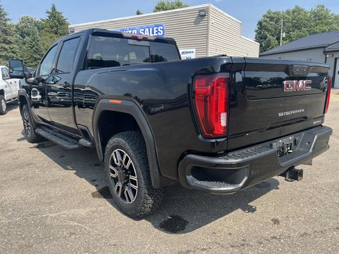 Used 2020 GMC Sierra 2500 AT4 w/ AT4 Premium Package AWD/4WD image 8