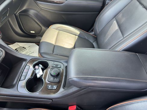 Used 2022 GMC Acadia AT4 w/ Technology Package AWD/4WD image 15