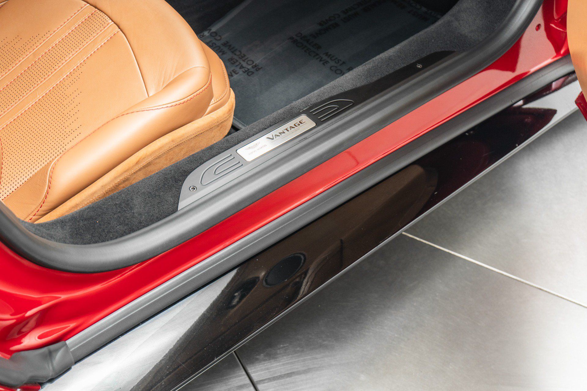 Used 2023 Aston Martin V8 Vantage Coupe RWD image 29