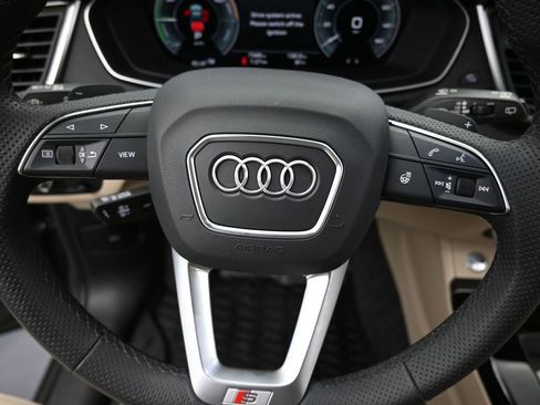 Used 2024 Audi Q5 e Premium Plus w/ Premium Plus Package image 12