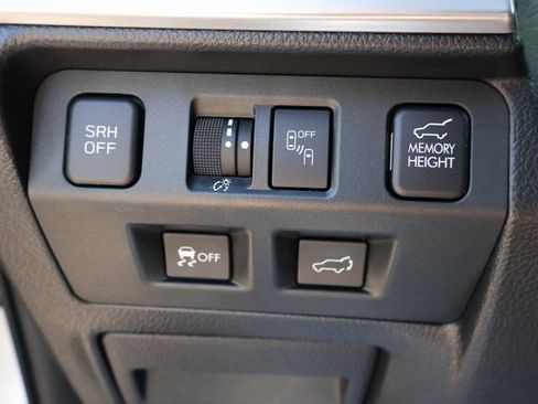 Used 2018 Subaru Forester 2.5i Touring AWD/4WD image 38