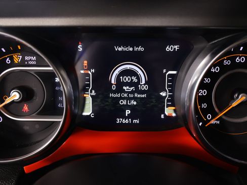 Used 2023 Jeep Gladiator Willys image 4