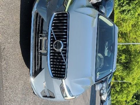 Used 2023 Volvo XC60 B5 Plus w/ Climate Package AWD/4WD image 2