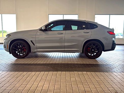 Certified 2025 BMW X4 xDrive30i w/ Premium Package AWD/4WD image 4