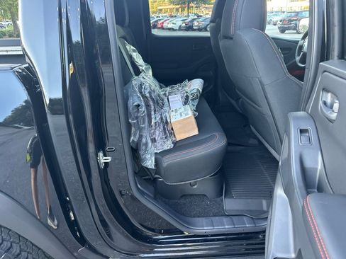 New 2026 Nissan Frontier PRO-4X w/ Pro-4x Convenience Package image 15