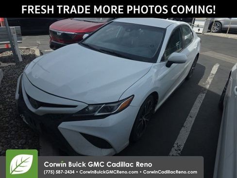 Used 2020 Toyota Camry SE w/ Convenience Package image 1