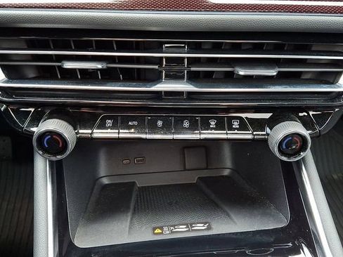 Used 2024 Chevrolet Traverse RS w/ LPO, Floor Liner Package AWD/4WD image 19
