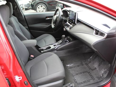 Used 2021 Toyota Corolla LE FWD image 10